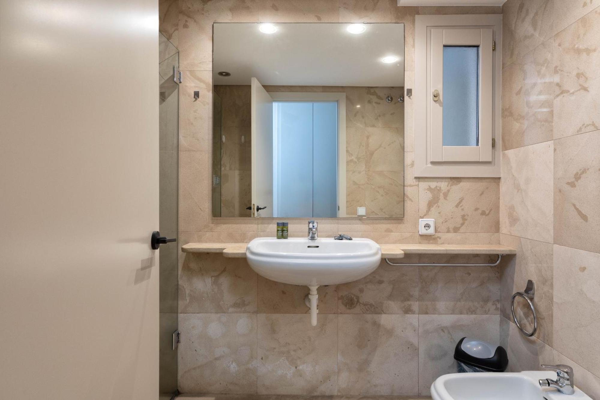 Flateli Pou Rodó 3 Apartman Girona Kültér fotó